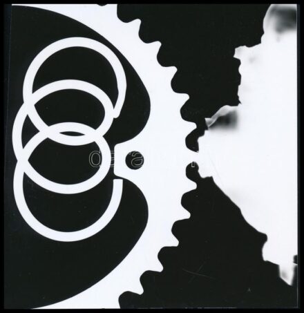 cca 1968 Fotogram, dr. Sevcsik Jenő (1899-1996) fényképész, szaktanár, szakíró hagyatékából 1 db vintage fotó, ezüst zselatinos fotópapíron, jelzés nélkül, 12x13 cm