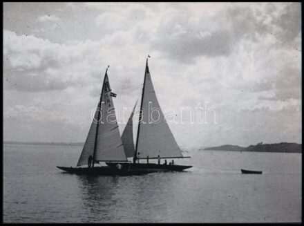 cca 1930 és 1970 között készült balatoni felvételek, 4 db mai nagyítás, 17,7x24 cm és 10x15 cm