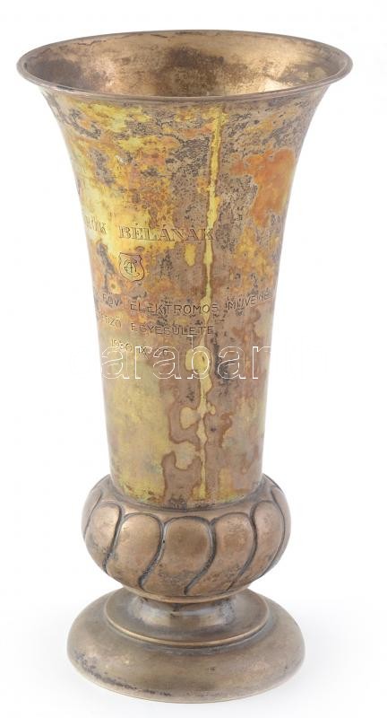 Ezüst (Ag) kupa, vésett, jelzett, kopott, nettó: 450g, m: 24,5 cm