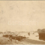 Komárom, Komárnó; kikötő katonákkal / Danube river port, ships and soldiers. photo
