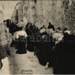 1938 Jerusalem, IIme station / Imádkozó zsidó hívők. Judaika / Jewish people praying. Judaica (EK)