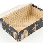 cca 1940 Stühmer csokoládés doboz, tervezte Kaeszné Lukáts Kató. 16x9x5 cm Kissé kopott - Image 3