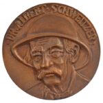 Ócsai Károly (1938-2011) DN 'Dr. Albert Schweitzer / Lambréné 1913-1988' kétoldalas, öntött bronz plakett (81mm) T:1-,2