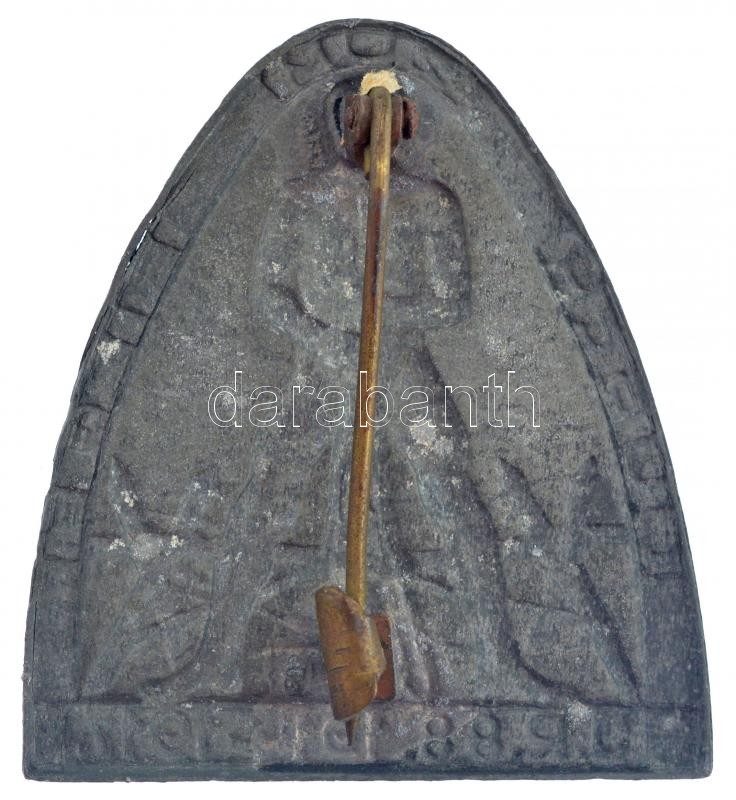 Osztrák-Magyar Monarchia 1917. 'Durch zum Siege - J.R. 88. 1914-1917 (A győzelemig - 88. Gyalogezred)' Zn sapkajelvény (40x34mm) T:1- / Austro-Hungarian Monarchy 1917. 'Durch zum Siege - J.R. 88. 1914-1917 (To Siege - 88th Infantry Regiment)' Zn - Image 2