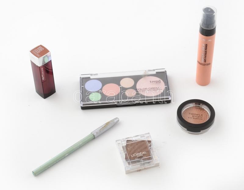 Bontatlan smink készlet, vegyesen. L'oreál, trend it up, Maybelline stb.