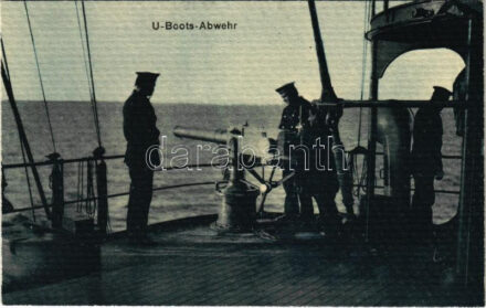 Osztrák-magyar haditengerészet matrózai tengeralattjáró elhárító lőgyakorlat közben a fedélzeten, gépfegyver / K.u.k. Kriegsmarine U-Boots-Abwehr / Austro-Hungarian Navy mariners' submarine defense shooting practice on board, machine