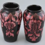 Hódmezővásárhelyi vázapár, egyik sérült, jelzett, m: 14-14,5 cm