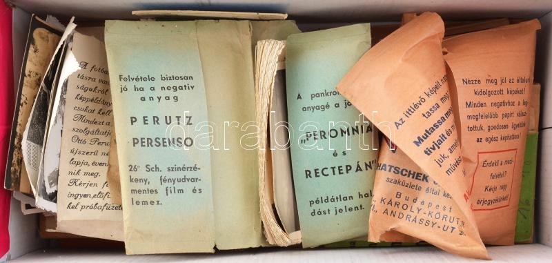 Egy doboznyi vegyes régi fotó és negatív, pár száz darab