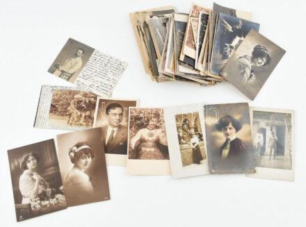 Kb. 110 db vegyes, főleg régi fotó és fotólap, 14x9 cm körüli méretben