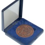 2000. 'Ezer éves a magyar állam / Az 50. Bányásznap emlékére - A Tatabányai Éremgyűjtők 2000. IX. 3.' bronz emlékérem műanyag dísztokban (42,5mm) T:1 - Image 3