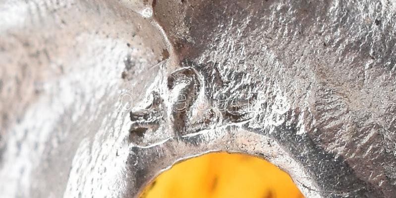 Ezüst(Ag) szív alakú fülbevalópár borostyánnal, jelzett, bruttó: 7,5 g - Image 2