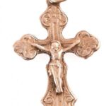 Arany (Au) 14K pravoszláv korpuszos kereszt függő, jelzett, 3,5×1,9 cm, nettó: 0,9 g