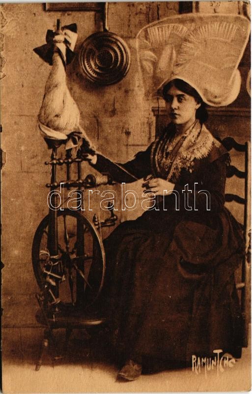 Vieux costumes d'Aunis et Saintonge / French folklore from Aunis and Saintonge