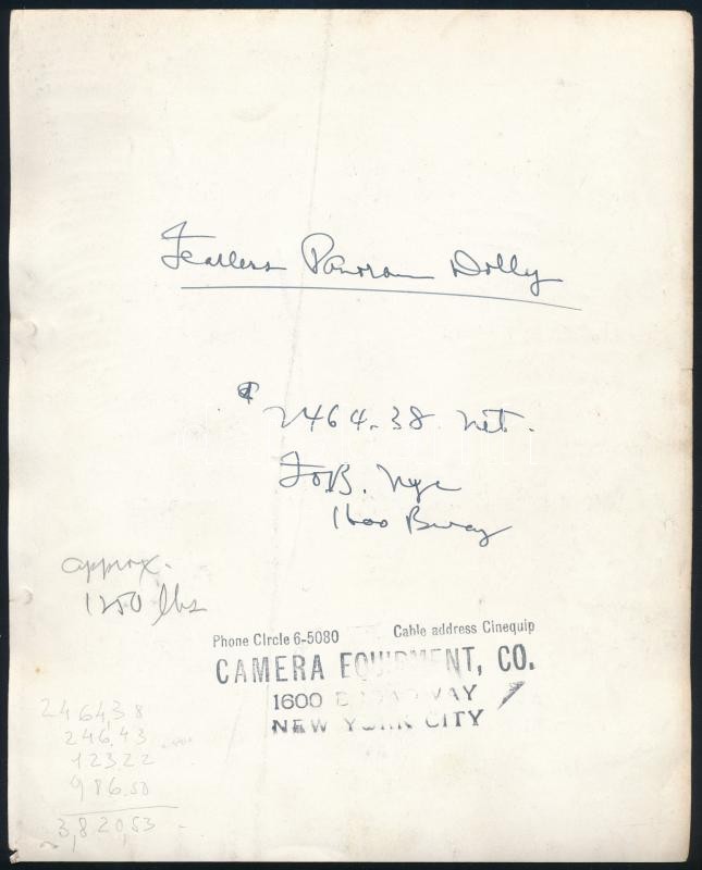cca 1940 Camera Equipment Co. New York, amerikai filmes felszereléseket forgalmazó cég 'Fearless Panoram Dolly' típusú mozgatható kameraállványa (kamerakocsi); nagyméretű, a hátoldalon feliratozott, pecséttel jelzett fotó, szélén - Image 2
