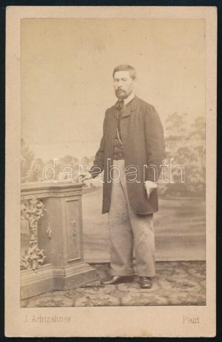 cca 1870 Férfi egész alakos portréja, keményhátú fotó Achtzehner pesti műterméből, 10,5×6,5 cm