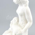 R. Kiss Lenke (1926 - ): Kislány báránnyal. 1980 körül. Biscuit porcelán. Jelzés nélkül. Hibátlan. m:33cm - Image 2