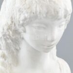 R. Kiss Lenke (1926 - ): Kislány báránnyal. 1980 körül. Biscuit porcelán. Jelzés nélkül. Hibátlan. m:33cm - Image 4