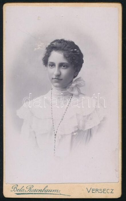 cca 1900 'Margit', keményhátú fotó Rosenbaum Béla verseci műterméből, sérült, 10,5×6,5 cm