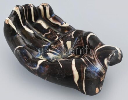 Jelzés nélkül: Art Deco kéz alakú tálka, mázlepattanásokksl, m: 6cm