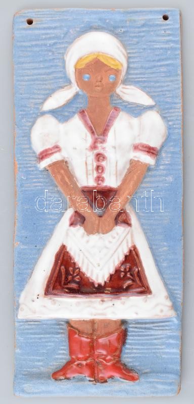 Richter jelzéssel: Népi ruhás kislány. Fali kerámia. 20X9 cm