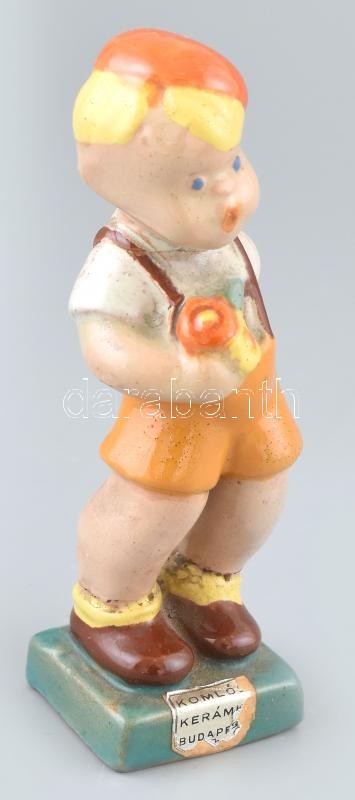 Komlós: Fiú. Jelzett, ragasztott, m: 15,5 cm