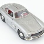 Burago nagy méretű fém játék Mercedes, hűtőrács hiányzik, nyitható 25 cm
