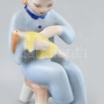 Drasche kislány a babájával, kézzel festett, jelzett, hibátlan, m:8 cm