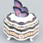 Limoges pillangós bonbonier, jelzett, hibátlan, m: 12,5 cm