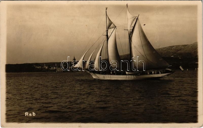 1930 Rab, Arbe; turista vitorlás. A levél írója is az egyik utas / tourist sailing ship. photo