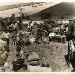 Bereg vidék, aratás közbeni pihenő, ebéd, traktor / Hungarian folklore, harvest, lunch time, tractor. photo (EK)