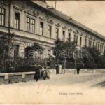 Komárom, Komárno; Községi elemi iskola / elementary school (kopott sarkak / worn corners)