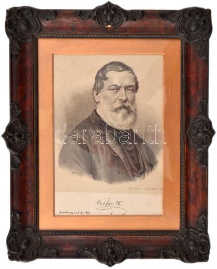 Kossuth Lajos. Litográfiája, papír. Kossuth nyomtatott aláírásával. Jelzés nélkül. Ny. Rohn és Grund, Pest, 1867. Dekoratív, üvegezett fakeretben, 19x12,5 cm