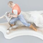 Herendi Toldi, bikával birkózó nagy méretű porcelán. Szarvak letörtek. 30 cm