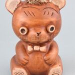 Maci formájó kerámia persely. Mázas. 18 cm