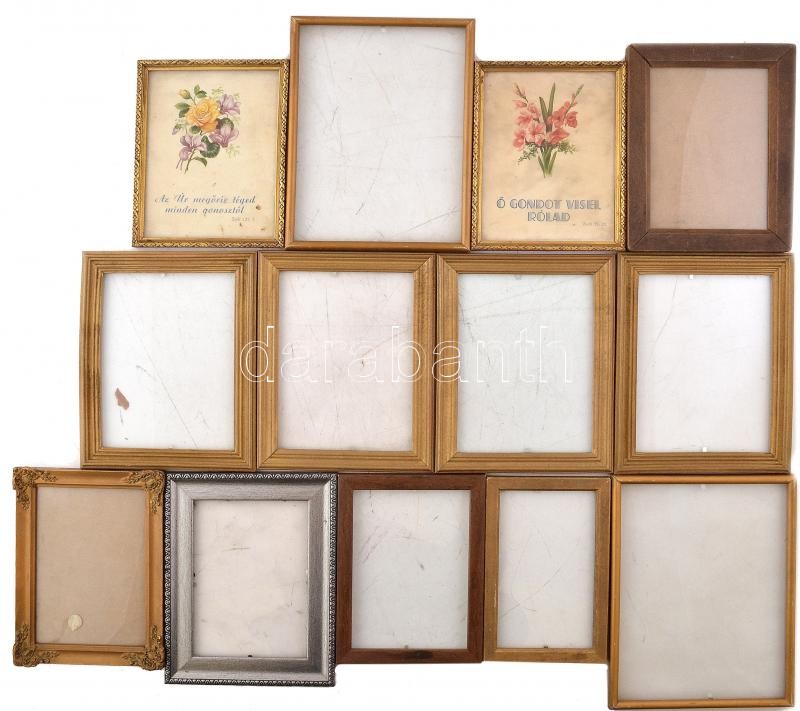 13 db részben üvegezett fakeret. 20x15 cm körüli belső méretekben