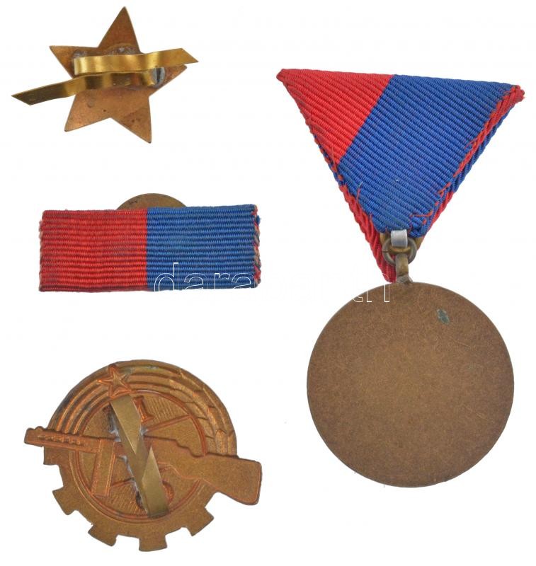 1964. 'Munkásőr Emlékérem' bronz kitüntetés mellszalagon, miniatűrrel szalagsávon + tervezett sapkajelvény az állományjelvénnyel azonos, tűzzománcos kivitelben, de csak 35x45mm méretben + a véglegesített tűzzománcos - Image 2