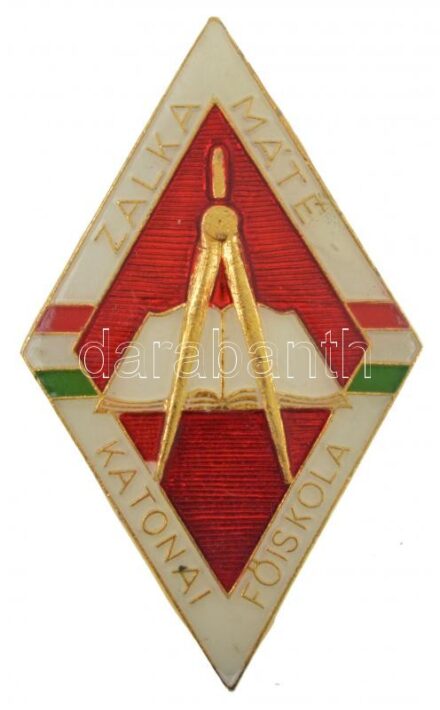 ~1960-1970. 'Zalka Máté Katonai Főiskola' aranyozott, festett műgyantás fém jelvény (46x27mm) T:1-