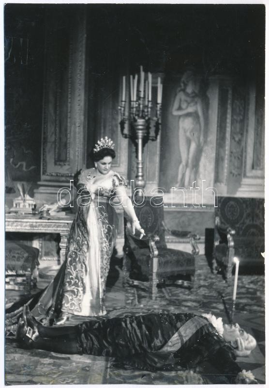 Takács Paula opera-énekesnő Tosca szerepében, a róla készült fotó hátoldalán aláírása - Image 2