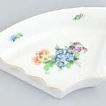 Herendi virágmintás tálka, kopott, II. osztály jelzéssel, d: 21 cm