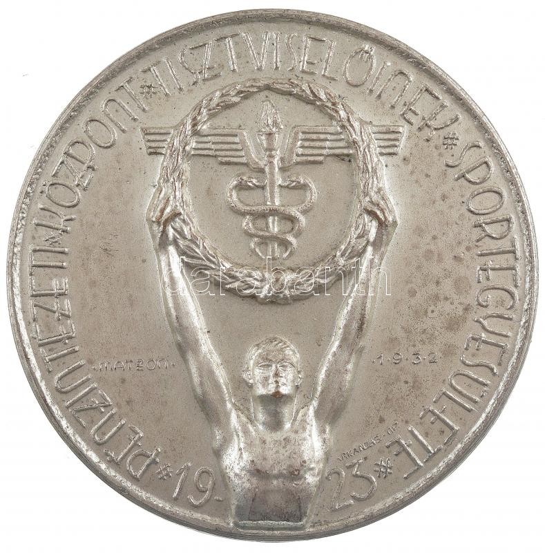 Matzon Frigyes (1909-1986) 1932. 'Pénzintézeti Központ Tisztviselőinek Sportegyesülete 1923' ezüstözött bronz díjérem 'Arkanzas Bp.' gyártói jelzéssel (50mm) T:1-,2 patina TP 1800.