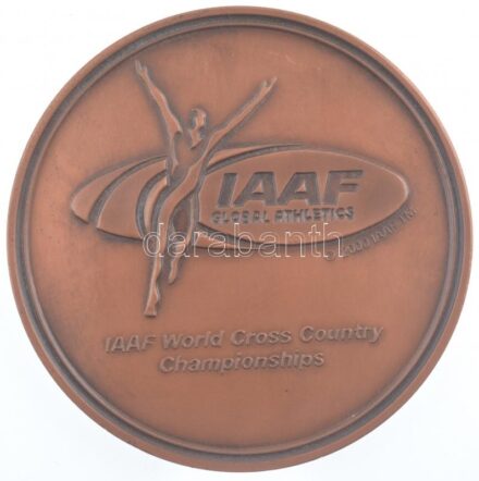 2000. 'IAAF (Nemzetközi Amatőr Atlétikai Szövetség) - Terepfutó Világbajnokság' kétoldalas bronz emlékérem (70mm) T:1 2000. 'IAAF (International Amateur Athletic Federation) - World Cross Country Championships' two-sided bronze medal
