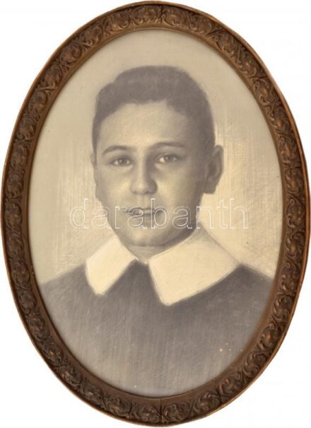 Jelzés nélkül: Fiú portré. Ceruza, papír. Dekoratív, üvegezett, kissé sérült fakeretben. 37x27 cm