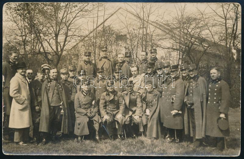 1919 Ludovika, tüzérismeretek tanfolyam feliratozott fotólap hajtásnyommal 14x9 cm