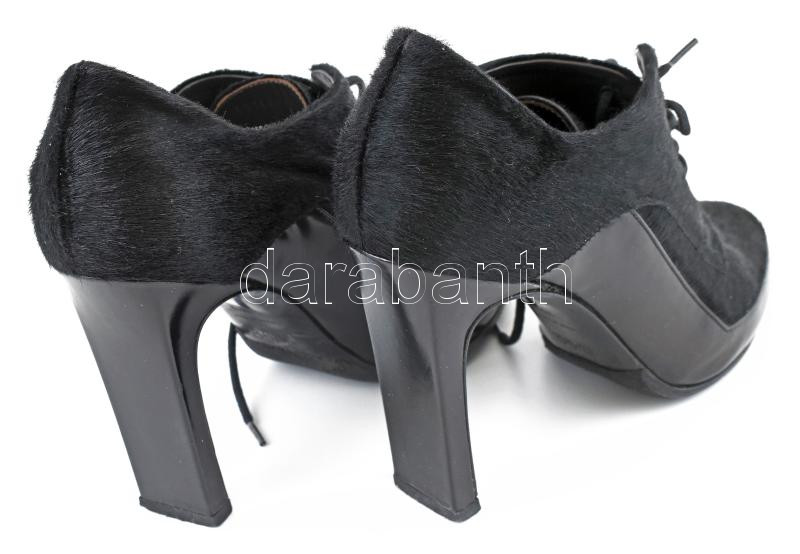 Hugo Boss női, szőrmés magas sarkú, eredeti dobozában, m: 36,5. Szép megkímélt állapotban. - Image 2