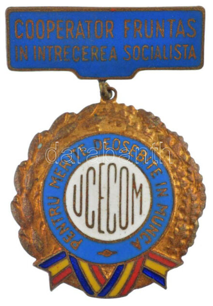Románia ~1960. 'A szocialista verseny vezető szövetkezete' aranyozott, zománcozott kitüntetés T:2 Romania ~1960. 'Cooperator fruntas in intrecerea socialista' gilt, enamelled decoration C:XF