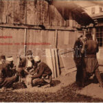 1906 Sarajevo, Beim Abschluss von Handelsgeschäften / kereskedők üzletkötés közben / vendors + 'K. UND K. MILIT. POST SARAJEVO'