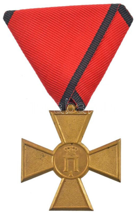 Szerbia 1913. 'Emlékkereszt 1913 - Balkáni Háborúk' aranyozott bronz kitüntetés háromszög mellszalagon T:1- kis patina / Serbia 1913. 'Commemorative Cross 1913 - of the Balkan Wars' gilt bronze decoration with triangle ribbon C:AU small