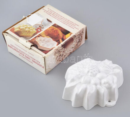 Német nosztalgia puding forma, kerámia, jelzés nélkül, hibátlan, dobozban., d: 20 cm