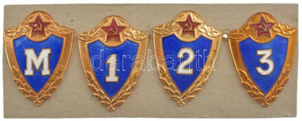 Szovjetunió ~1980. Mester fokozatú és 1., 2., 3. osztályú katona zománcozott bronz kitüntető jelvények csavaros hátlappal (4xklf) T:2 apró zománchibák / Soviet Union ~1980. Master and 1st, 2nd, 3rd class soldier enamelled bronze badges