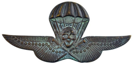 ~1930-1940. 'Ejtőernyős csapatjelvény - legénység számára, prototípus' bronz lemezjelvény, átlós rögzítőpántokkal (38x81mm) T:1- patina / Hungary ~1930-1940. 'Paratroopers Troop Badge - for enlisted personnel, prototype' bronze sheet